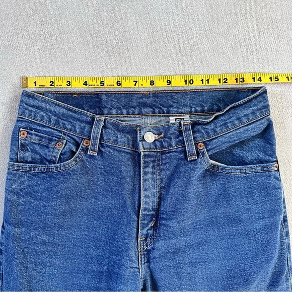 Vintage Levi’s 517 Slim Bootcut Jeans. Size 7. Medium wash. - Picture 8 of 10